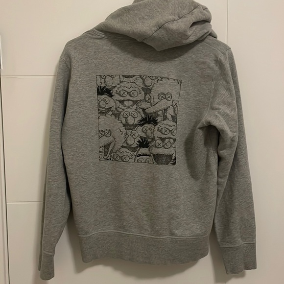 KAWS x Uniqlo x Sesame Street XX Hoodie - Picture 5 of 10